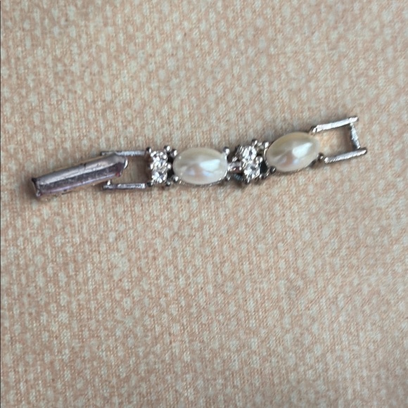 Vintage Avon Moonstone Style Tennis Bracelet June Birthstone Silver Tone NIB B32 - Picture 12 of 14